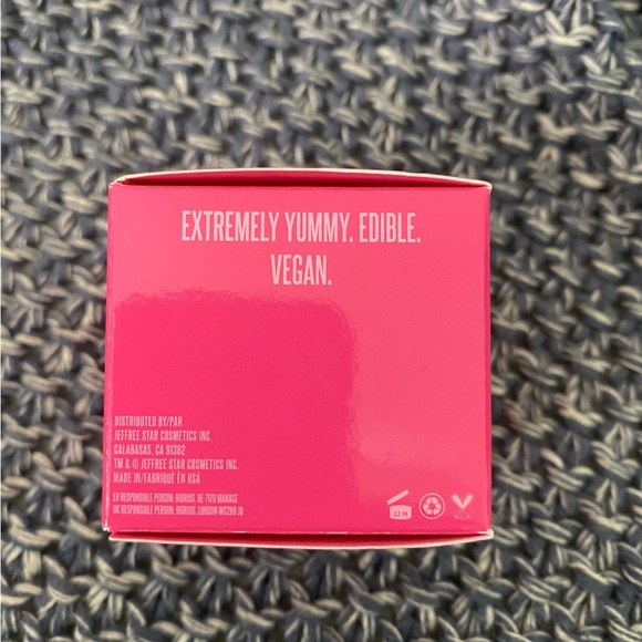 Jeffree Star Velour Lip Scrub - Picture 3 of 4